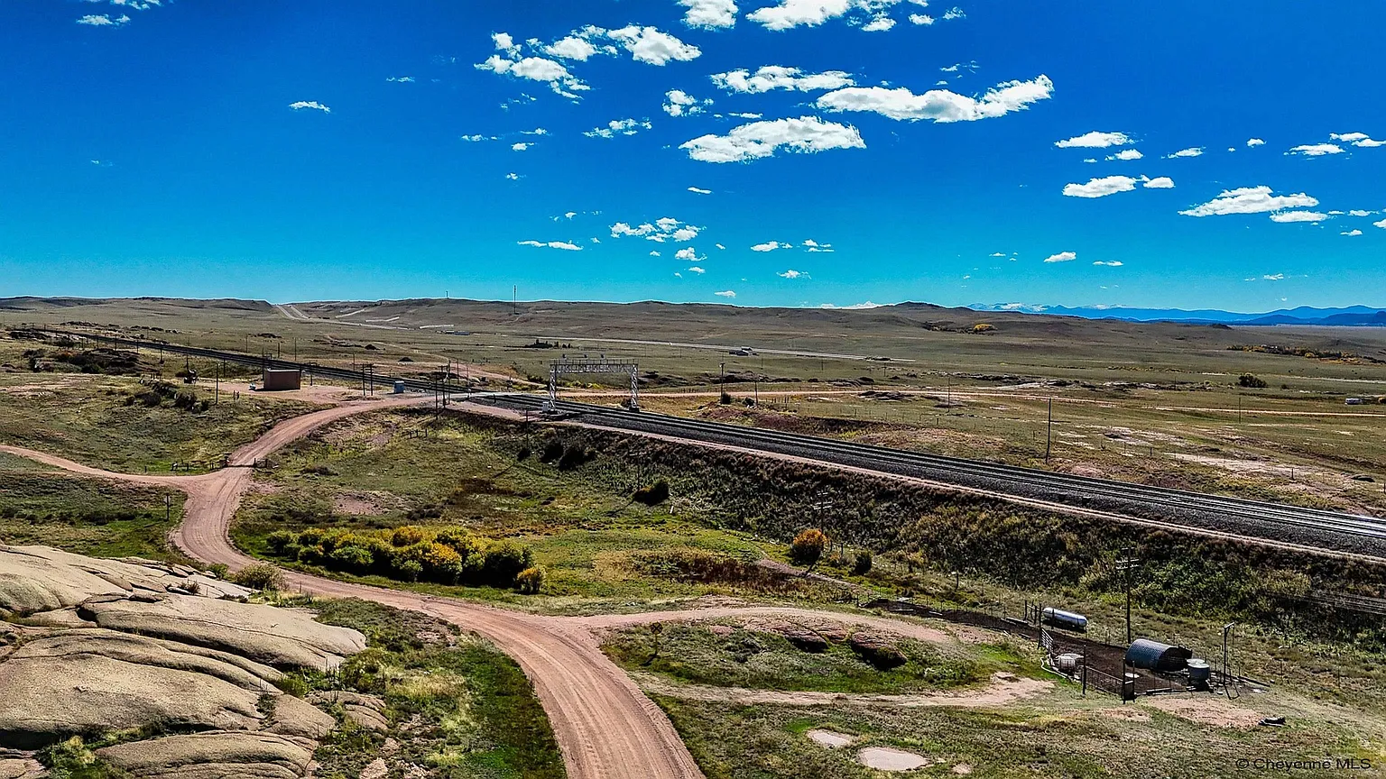 de90bbf3e62c9b5a4a499dd5a8426715-uncropped_scaled_within_1536_1152 (1)